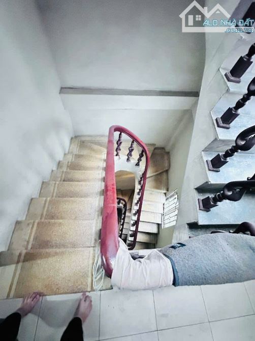 HOA HẬU QUẬN CẦU GIẤY - DÂN XÂY - LÔ GÓC - MẶT TIỀN RỘNG - S = 42M2 - GIÁ CHỈ 7.15 TỶ. - 5