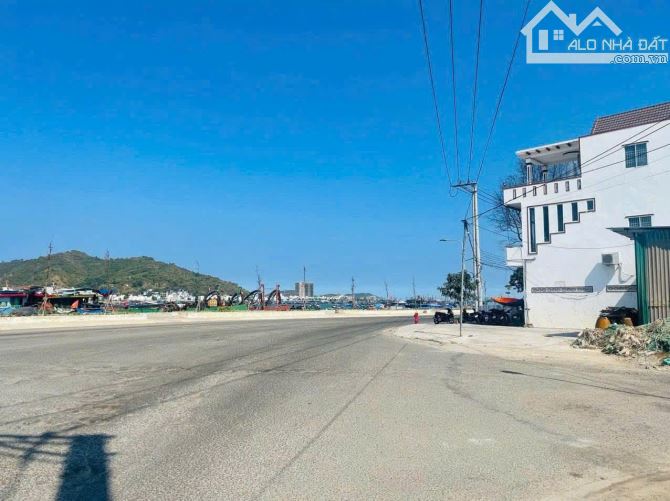 BÁN LÔ GÓC VIEW BIỂN MẶT TIỀN NGUYỄN VĂN LINH RỘG 30M VÀ 10M-HÒN RỚ 1.DT 193,6M NGAG 36,5M - 5