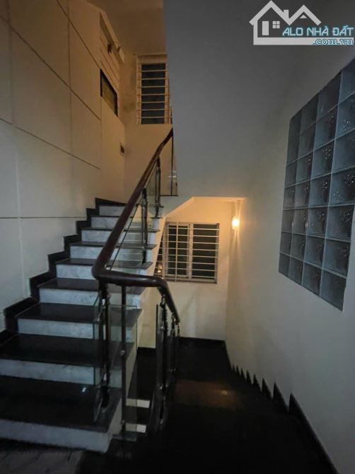 Giảng Võ ở ngay, Phân lô CB, Đầu ngõ, Oto vào nhà. 76m2 x 6t, MT 7.7m. 26.5 tỷ - 5