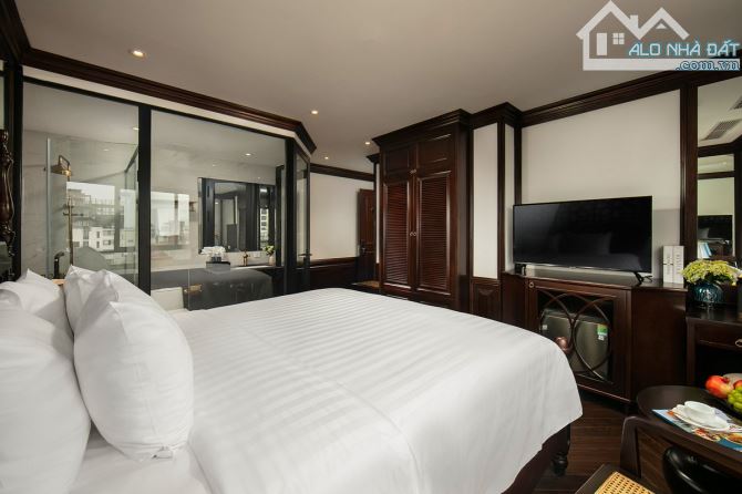 Phố Lương Ngọc Quyến. DT 328m² x 10T MT 8m giá 260 tỷ.  Siêu phẩm khách sạn lừng lững 10T - 6