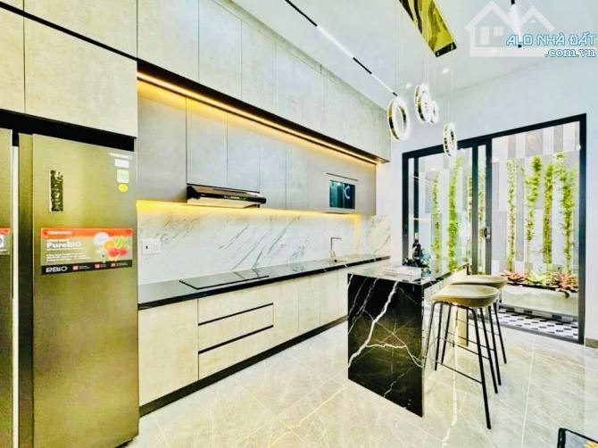 BÁN NHÀ GÒ VẤP - GẦN CÔNG VIÊN LÀNG HOA - 60M², 4 TẦNG - Ô TÔ ĐẬU CỬA - NHỈNH 8 TỶ - 6