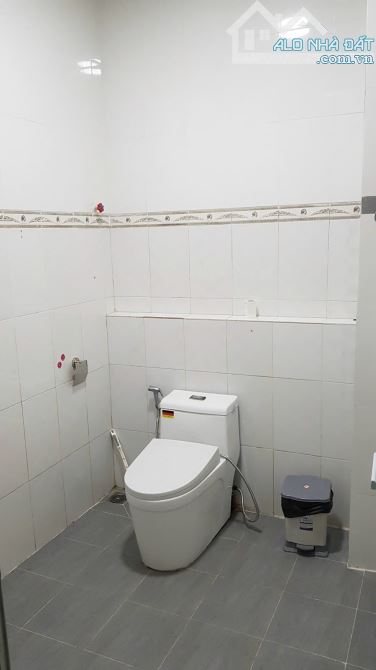 HOMESTAY 70M2 CÓ 3P GIƯỜNG ĐÔI- 1P ĐƠN, ĐƯỜNG NHÀ CHUNG P3 CÁCH CHỢ ĐÀ LẠT 800M GIÁ 6,5 TỶ - 6