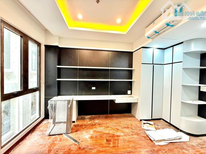 Bán nhà 7 tầng Nguyễn Khang-Cầu Giấy, thang máy, hai mặt tiền. 54m 23.8 tỷ. Nhà mới - 7