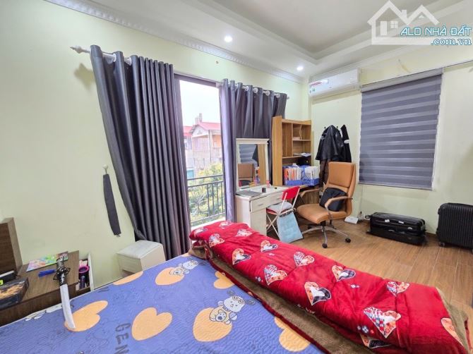 Hàng hiếm - lô góc - ô tô đỗ cửa - nở hậu - tặng full nội thất. Dt 42m2, giá 6,5 tỷ - 7