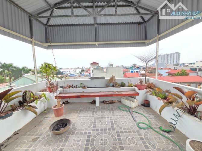 Hàng hiếm - lô góc - ô tô đỗ cửa - nở hậu - tặng full nội thất. Dt 42m2, giá 6,5 tỷ - 8