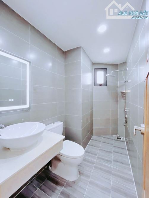 BÁN NHÀ 4 TẦNG NGUYỄN THỊ THẬP - HẺM XE HƠI 1 SẸT NGAY LOTTEMART -NHỈNH 7 TỶ - 8