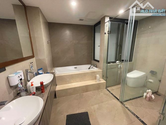 Nhà đẹp 65m2, MT4.5m đường Vĩnh Hưng. Gần phố, GARA, thang máy. Kinh doanh - 9