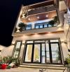 Nhà Đẹp Mặt Tiền Trung Tâm Phố 10.5 tỷ vừa hoàn thiện xong