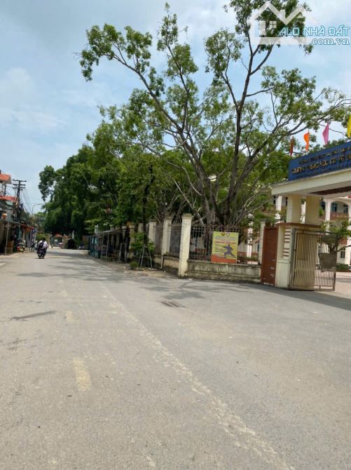 cc em bán DT ; 61m full thổ cư đại  yên CM giáp chúc sơn đường ô tô vào tận đất
