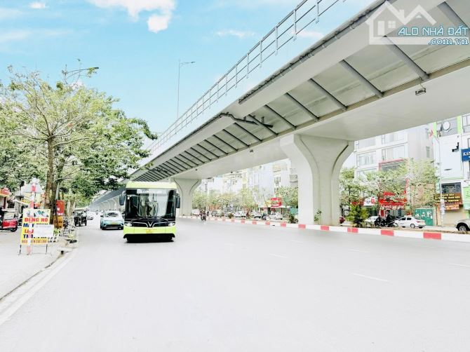 Cực Rẻ MP Minh Khai 55M2 6T Thang Máy Vỉa Hè Rộng KD Sầm Uất Giá 24.3 Tỷ.