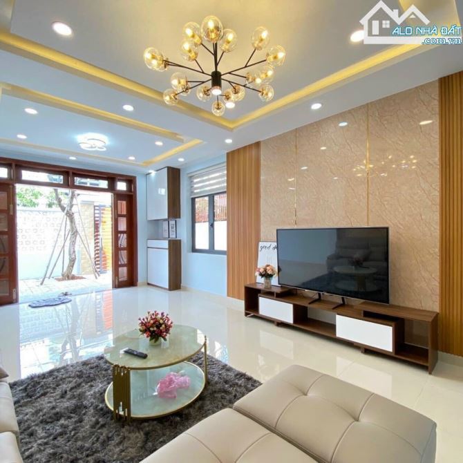 Bán nhà đang cho thuê 16 triệu/th ngay Bạch Đằng,Bình Thạnh.Giá:2 tỷ 420tr/ 62m2,sổ riêng