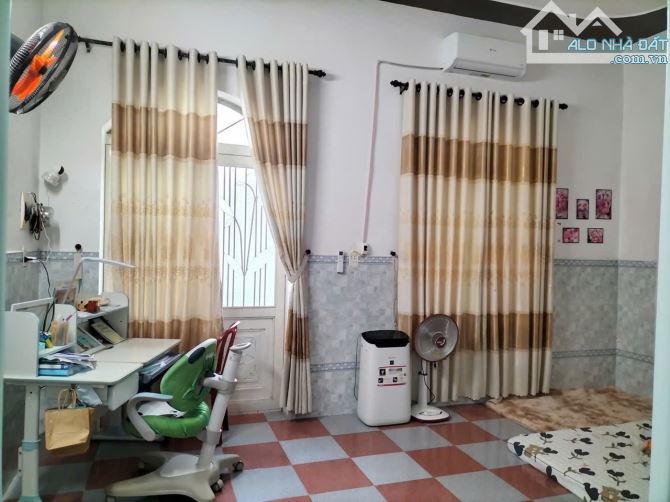💥💥 Nhà 2 Tầng - Kiệt 5m Ô Tô Tránh - Gần ĐH Bách Khoa - Kinh Doanh Tốt - Chỉ 3.95 Tỷ 💥