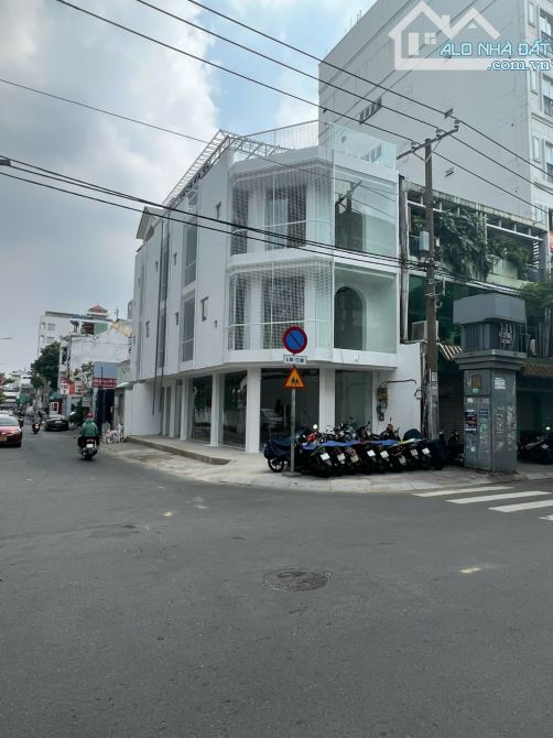 Bán nhà góc 2 mặt tiền Trần Nhật Duật - Đặng Dung, PTân Định, Quận1 DT :5,3x20 CN: 87,9m2