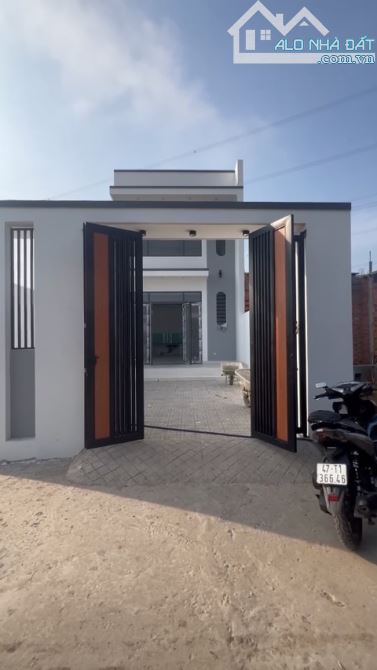 Nhà mới xây đẹp, kiên cố, rộng rãi đầy đủ công năng 3PN giá 1ty950