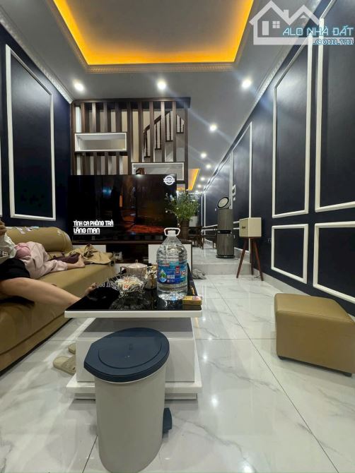 Cần bán nhà Ngoc Thuỵ Long Biên 5 tầng ô tô đỗ cửa