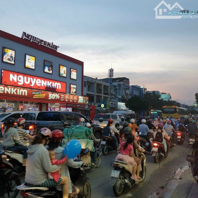 Nhà MT Nguyễn Oanh, P. 6, GV. DT: 4m x 25m Nhà trệt 3 lầu ST, vị trí đẹp, giá 12,4ty TL