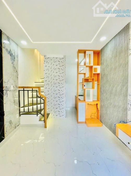 NHÀ ĐẸP GẦN LŨY BÁN BÍCH - TÂN PHÚ - 64M2(4x16) - 4 TẦNG - 6PN - HẺM XE HƠI TRÁNH