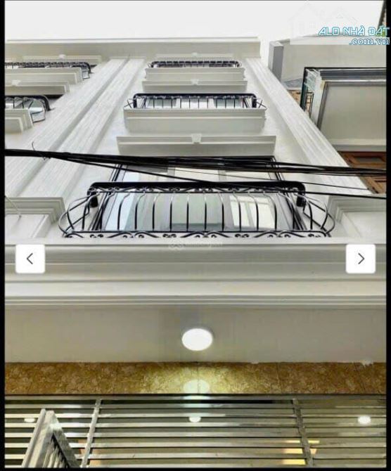 Nhà 4 tầng 35m2, 4 ngủ, ô tô đỗ ngõ, ngay ngã tư xanh đỏ Ỷ La Dương Nội, giá 4.8 tỷ