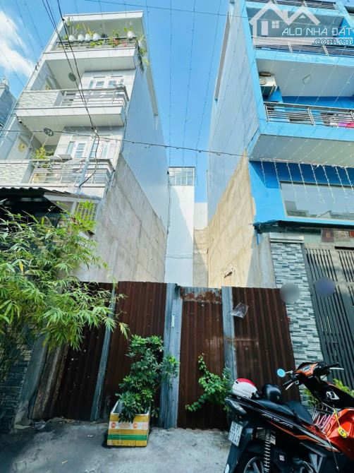 Hiếm đất trống tiện xây mới, HXH 6m, 730 Lạc Long Quân - 4.2 x 12m (51m2) - 7.3 Tỷ TL