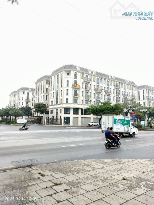 cho thuê nhà 4,5 tầng simco sông đà vạn phúc hà đông dt75m2,mt5m,giá rẻ