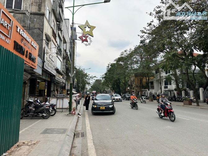 BÁN ĐẤT TẶNG NHÀ 2 TẦNG MẶT PHỐ NGUYỄN THÁI HỌC, BA ĐÌNH, 45M, MT4,5M, 20 TỶ
