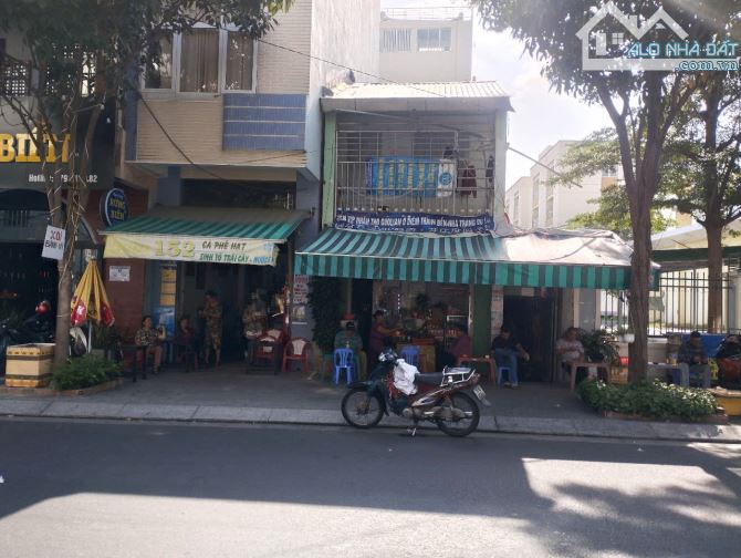 Bán Đất tặng nhà  Mặt Tiền đường Nguyễn Thiện Thuật - Nha Trang. Gần bệnh viện lớn