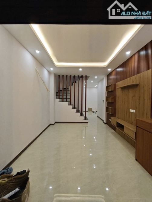 Chỉ 8 tỷ nhà Đội Cấn, Ba Đình, 45m², 5T -20m ra ô tô tránh, gần hồ, nhà đẹp.Thương lượng