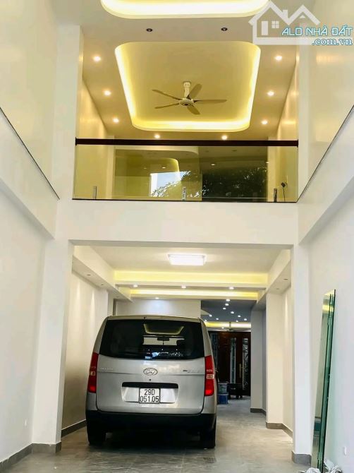 Thanh Nhàn, Đẹp nhất phố, Hè rộng, 8 tầng TM, 2 thoáng, KD đỉnh.110m2, 37.5 tỷ.