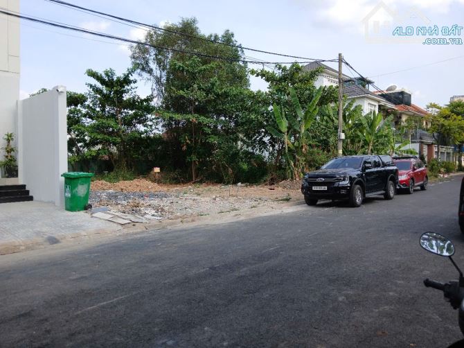 Bán đất 2MT 12x21m Đồng Văn Cống, Lê Hữu Kiều giá 22 tỷ