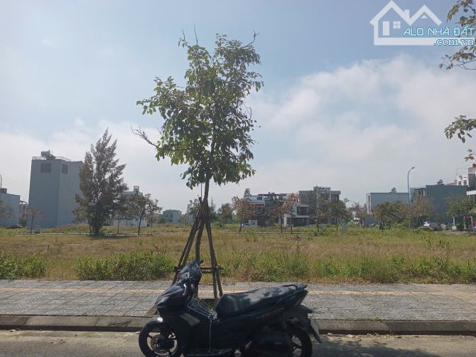 BÁN LÔ B2.135 LÔ 10 -108M2 - TRỤC 26m đường 2 làn giá chỉ 3,9x tỷ