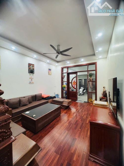 Nhà đẹp gốc dân Trung Lực - Đằng Lâm. DT 90m2 x 3.5T Lô Góc - 10