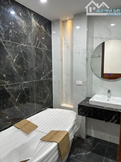 Thanh Nhàn, Đẹp nhất phố, Hè rộng, 8 tầng TM, 2 thoáng, KD đỉnh.110m2, 37.5 tỷ. - 10
