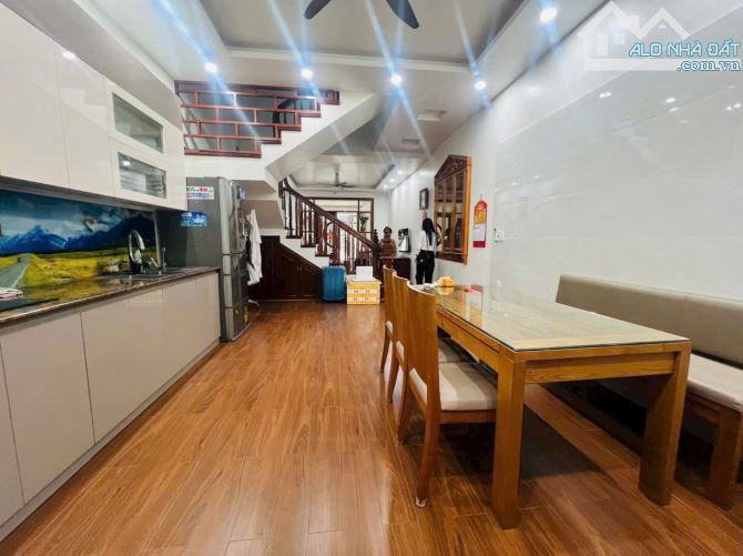 Nhà đẹp gốc dân Trung Lực - Đằng Lâm. DT 90m2 x 3.5T Lô Góc - 1