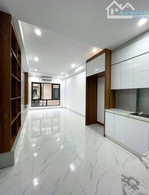 Phố Trần Hoà -  Ô tô vào nhà - Kinh doanh - Xây mới 6 tầng - Full nội thất. - 1