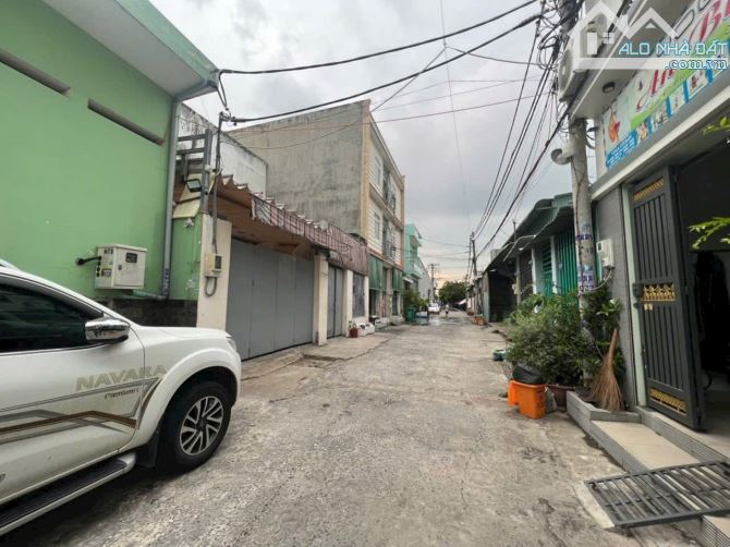 3 TẦNG ĐÚC ẤP ĐÔNG 1 XÃ THỚI TAM THÔN HÓC MÔN GIÁ RẺ 35 TỶ  DIỆN TÍCH 1730m2 ( 70 x 25 ) - 1