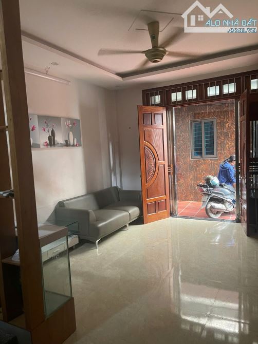 Bán nhà dân xây ở ngay Kiến Hưng, Hà Đông 30m x 5 tầng, 5 tỷ - 1