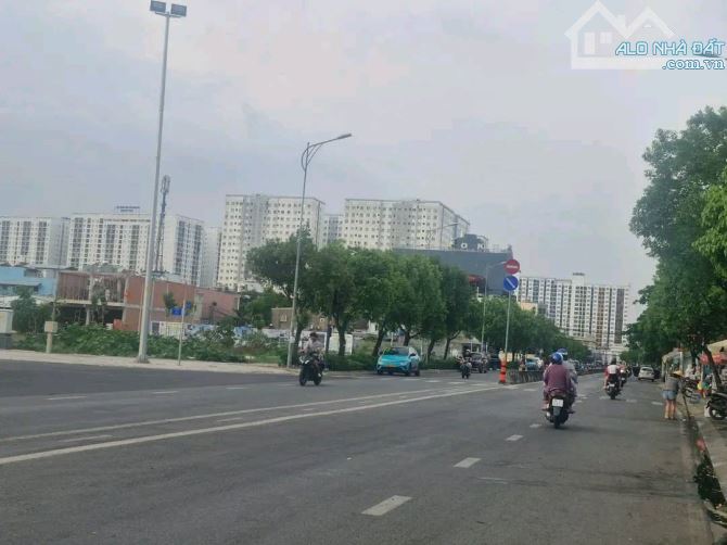 Bán lô đất 630m2 mặt tiền Đường Dương Thị Giang, Q12, giá 60 tỷ tl - 1