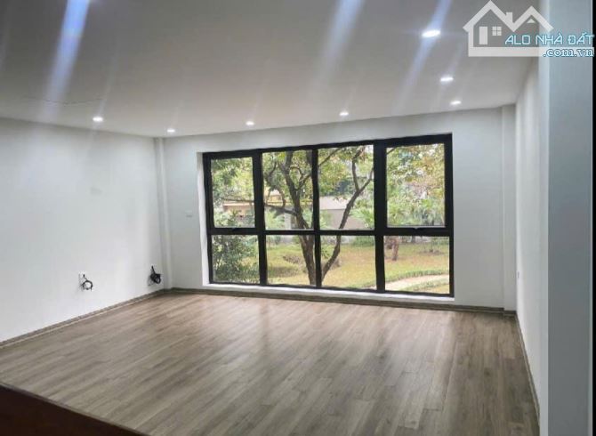 View Công Viên/ 16 tỷ/ 7 Tầng/ 40 m2/ 5.4 Mt/ Tái Định Cư/Cổ Linh - 1