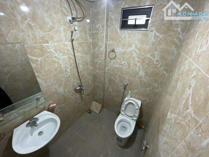 Bán nhà phố Vương Thừa Vũ, 30m², 5.5 tầng, giá 8.3 tỷ – Lô góc, ô tô 20m, nhà mới đẹp - 1