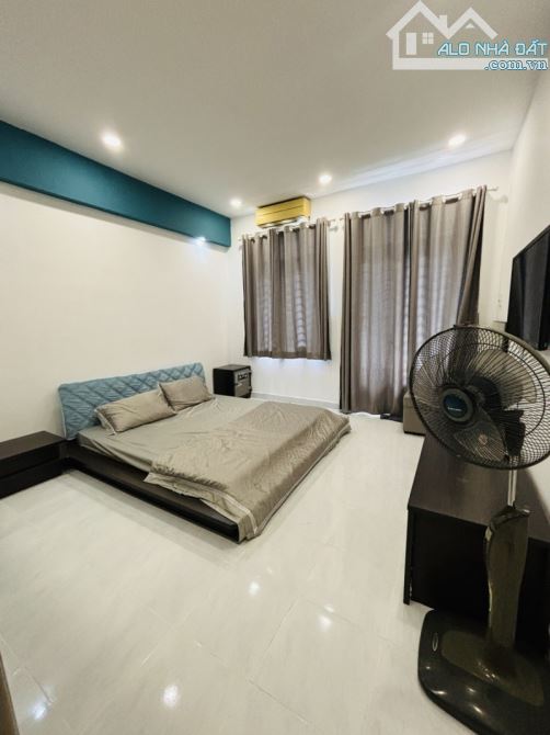 BÁN NHÀ PHAN VĂN TRỊ - 65M2 - HXH NHỎ TỚI NHÀ - 4 TẦN - 4PN GIÁ 5.5 TỶ - 1