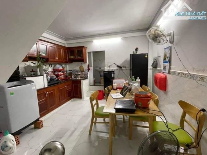 Bán nhà 2 tầng, Phú Thuận, Quận 7. 46m2 - ngang 4m - full nội thất - chỉ 3.x tỷ - 1