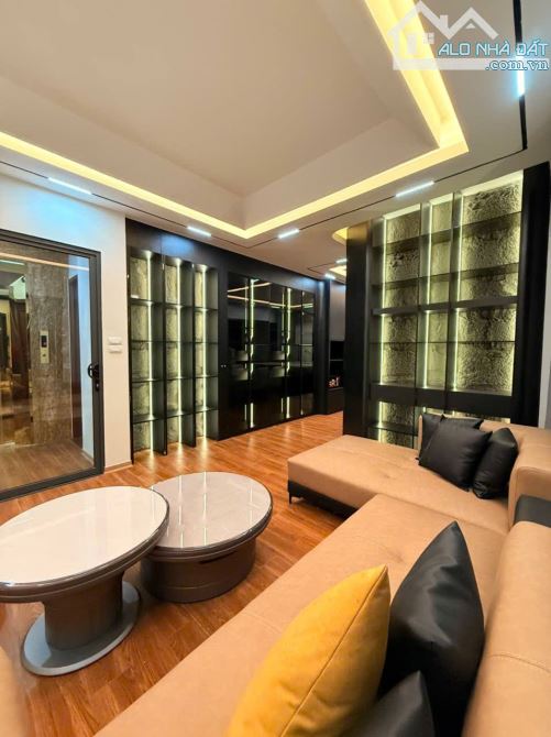 NHÀ PHỐ TRỊNH CÔNG SƠN, TÂY HỒ - 10 TẦNG THANG MÁY XÂY MỚI HIỆN ĐẠI – CHO THUÊ 200TR/THÁNG - 1