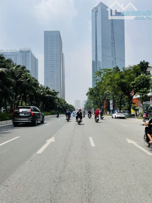 Cần bán nhà mặt phố Liễu Giai - Vị trí đẹp nhất phố, 110m2 giá cực tốt - 1