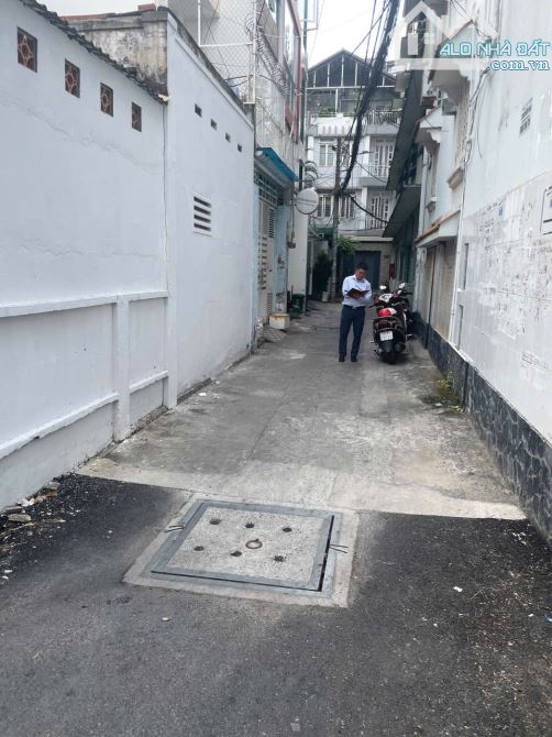 BÁN NHÀ SIÊU RẺ NGAY P8,PHÚ NHUẬN - DT 54m2,MT4m - XE HƠI ĐẬU CỬA - 3 BƯỚC RA MẶT PHỐ - - 1