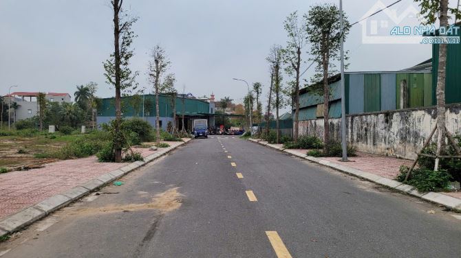 Đất đẹp tổ 5 thị trấn Quang Minh, 2 ô tô tránh, phân lô, khu dân cư đông đúc,đất ở đô thị - 1