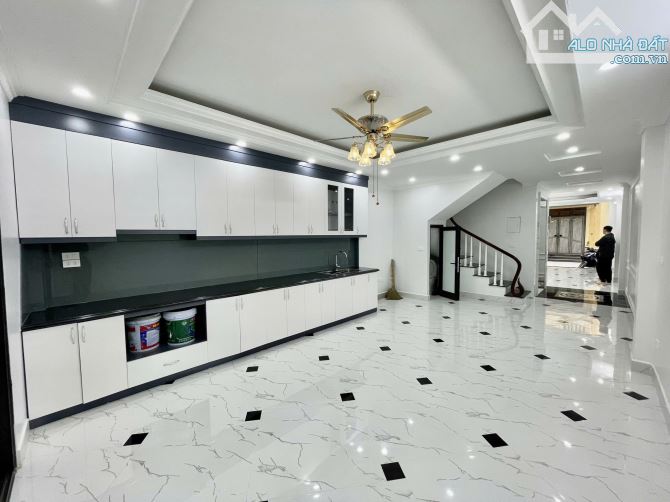 PHÂN LÔ GIẢI PHÓNG - Ô TÔ TRÁNH ĐỖ - DT 80M 5 TẦNG THANG MÁY MỚI KINH DOANH, NGON RẺ - 2