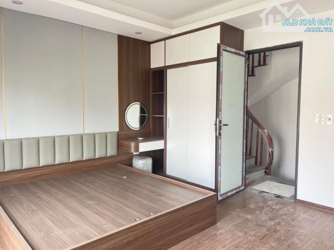 Căn Nhà Lý Tưởng Diện tích 35m² - Lô Góc Oto Vào Nhà Full Nội Thất - 2