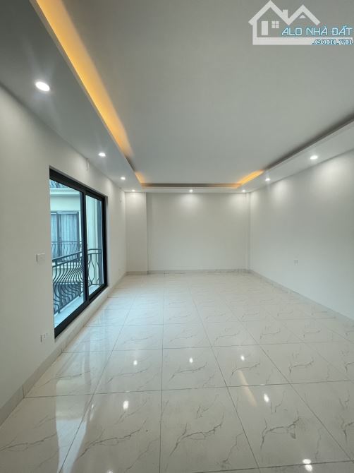 BÁN NHÀ CỰ KHỐI, 46M2, NHÀ MỚI ĐẸP LUNG LINH, GẦN VƯỜN HOA CÔNG VIÊN, GIÁ CHỈ 6,35 TỶ - 2