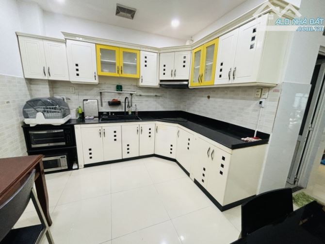 BÁN NHÀ PHAN VĂN TRỊ - 65M2 - HXH NHỎ TỚI NHÀ - 4 TẦN - 4PN GIÁ 5.5 TỶ - 2