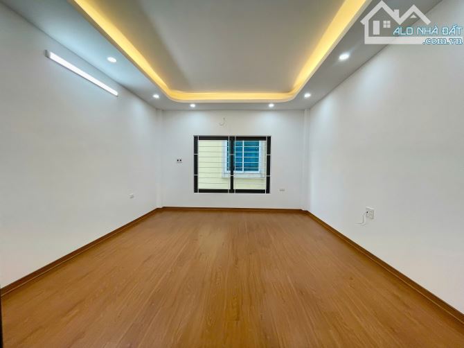 Mở bán 6 căn nhà mới Phúc Đồng, Long Biên 30m2 5 tầng nội thất cơ bản. Nhỉnh 4 tỷ - 2